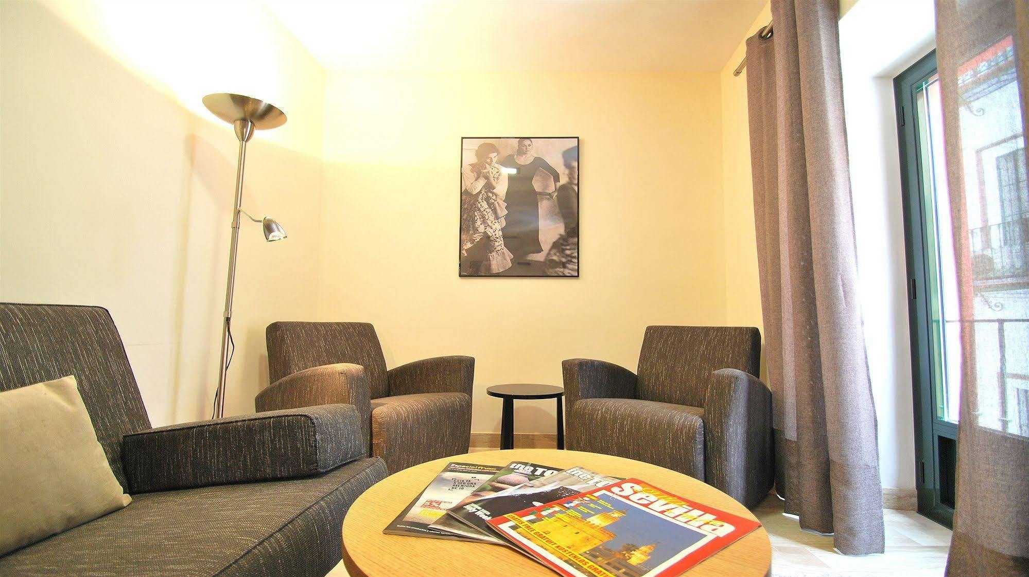 Apartamentos Living Sevilla Centro Maestranza Zewnętrze zdjęcie