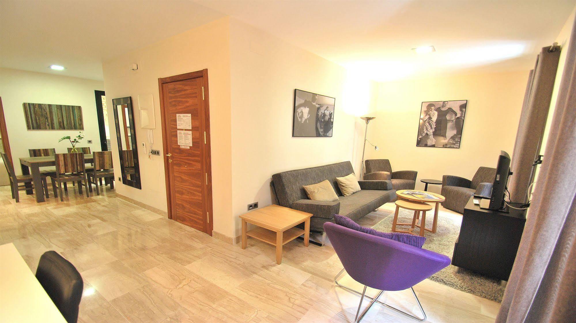 Apartamentos Living Sevilla Centro Maestranza Zewnętrze zdjęcie