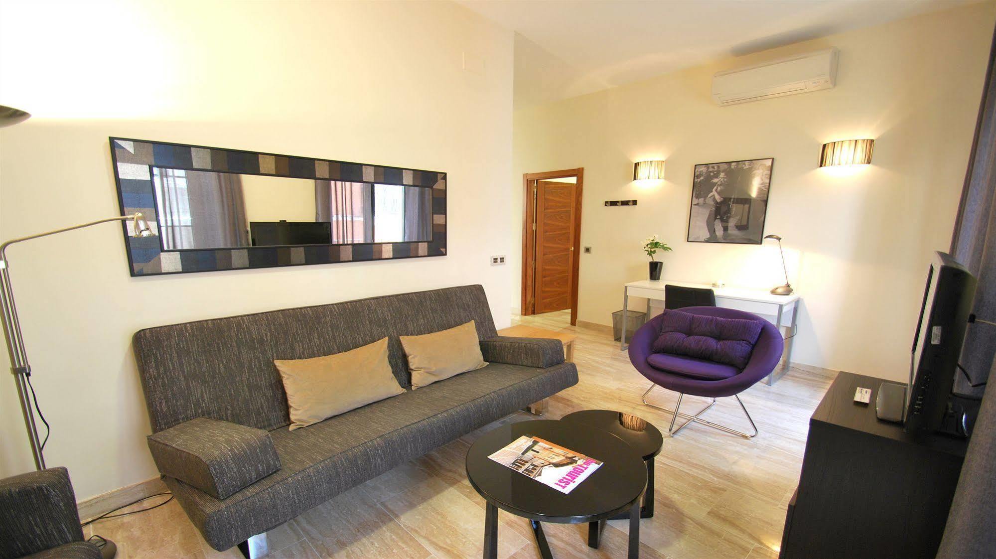 Apartamentos Living Sevilla Centro Maestranza Zewnętrze zdjęcie